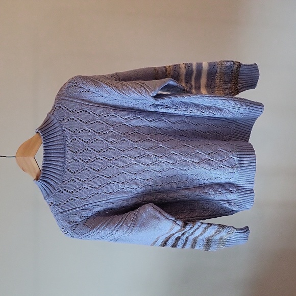 Mixed-Sleeves Sweater - Picture 5 of 6